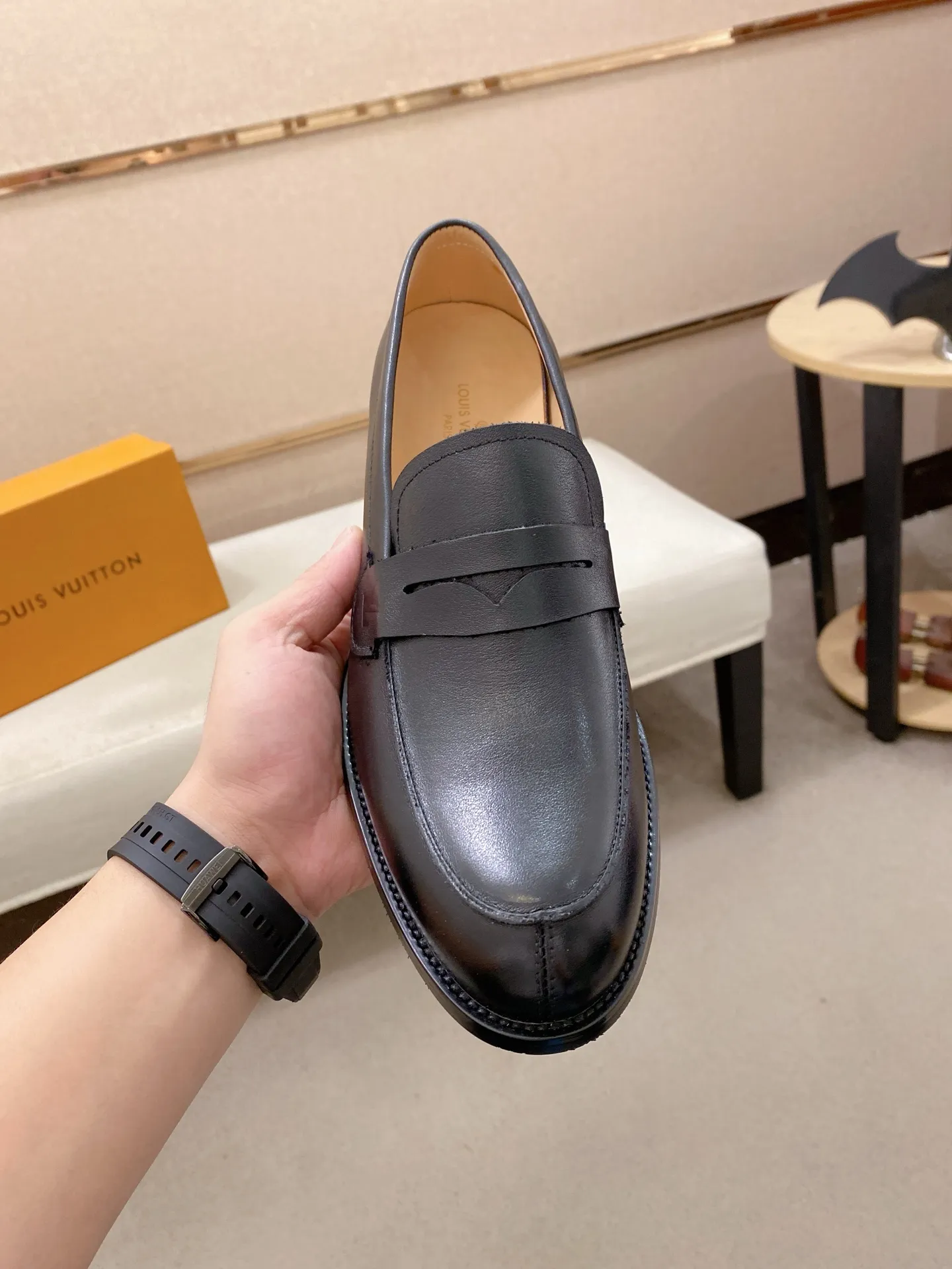 Men's Men's Shoes 500💰⚡️New models on the market⚡️Louis Vuitton (Louis Vuitton/LV) casual, business formal wear! Made with pure Italian craftsmanship, the upper is made of first-layer cowhide, which is full of texture! The lining is cowhide and the original rubber leather shoe outsole. The style is atmospheric and comfortable! Positive code 38-44